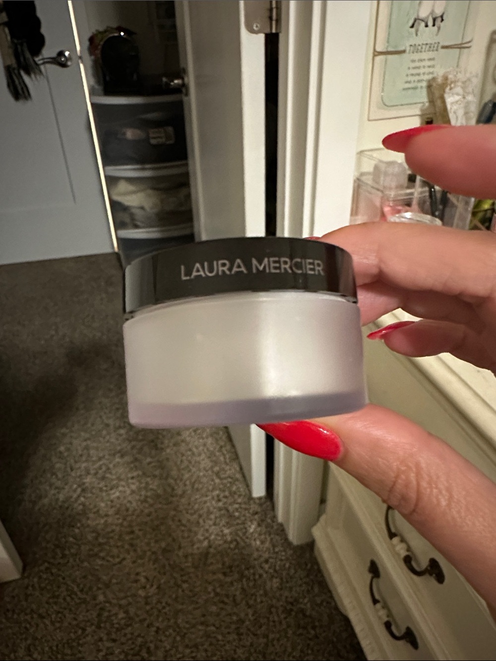 Laura Mercier Under Eye Brightening Powder in Translucent
